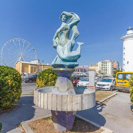 Amazing In With Kitchen Apartment Viareggio